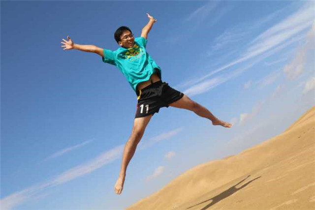 闪光的信院第184期：激情飞扬的青春 是你远行的风帆——李远嘉