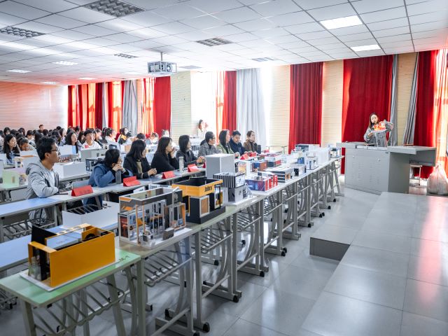 【1+1>2】青春思维创造新新空间——艺术传媒学院展示与陈设设计大赛
