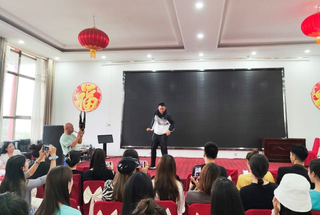 【三下乡】文化碰撞交流 经典传承创新——大数据学院、信息工程学院“乡村振兴·青年先行”实践团暑期社会实践纪实（二）