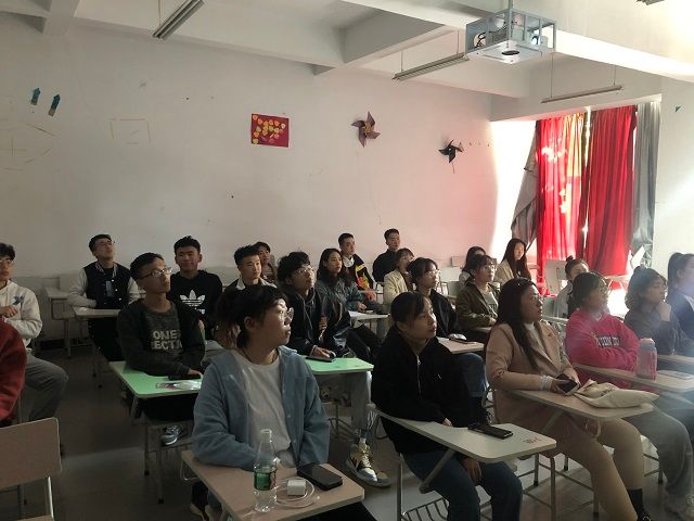 【完满班级】行者常至 为者常在——艺术传媒学院视觉2105班完满班级观影活动