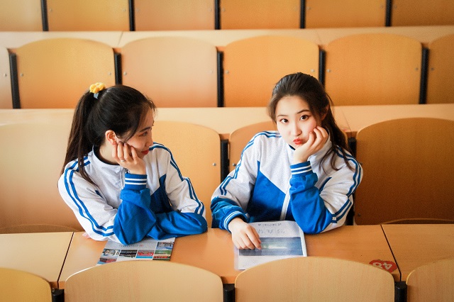 前行第179期：4秒拍下的毕业照 定格下的却是4年最美的青春