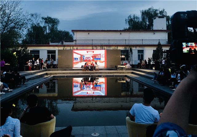 【戏剧节】经典舞剧《镜性灵》再度回归舞台 《最HOLD晚餐》拉近你我心灵间的距离