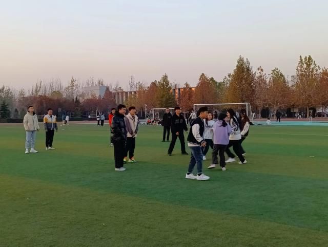 【完满团支部】阳光冬日 打沙包趣味运动——大数据学院、信息工程学院网工2207班（专升本）完满团支部活动