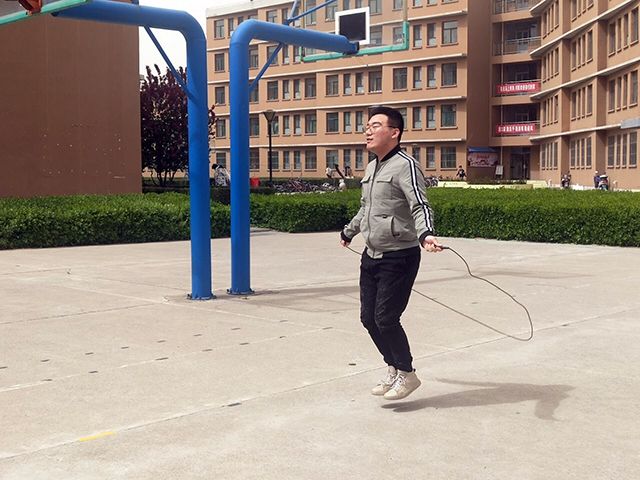 【完满班级】加强体育运动 强健个人体魄——艺术传媒学院动画1801班举办跳绳比赛活动