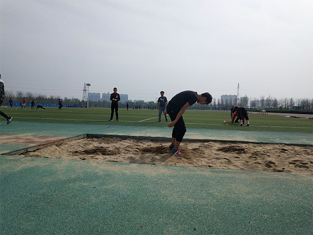 【完满班级】“一跃千里 跳出自我” ——艺术传媒学院环设1701班跳远比赛完满班级活动