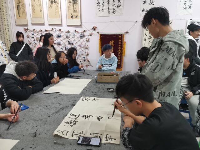 【完满班级】墨鸣生活  笔舞青春——大数据学院、信息工程学院软件2004班完满班级活动