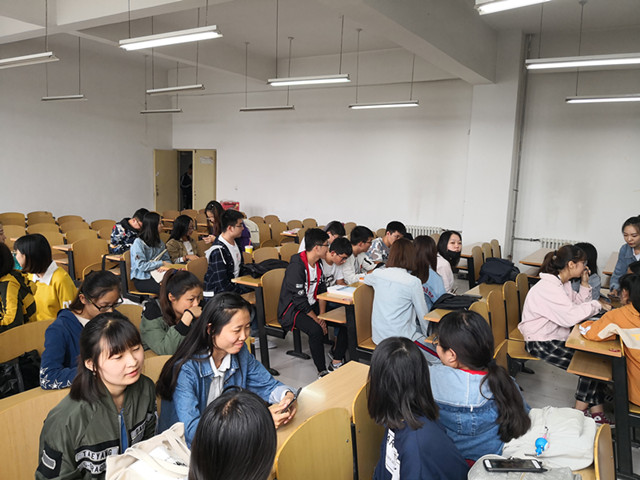 【完满班级】献绵薄之力 涌温暖之泉——淬炼商学院九月完满班级主题活动（十四）