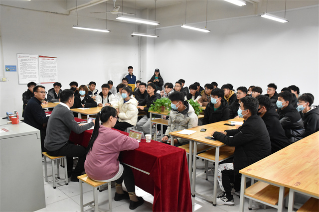 聚焦学生成长需求 焕新升级育人路径——智能工程学院2022-2023学年第一学期完满教育中期座谈会