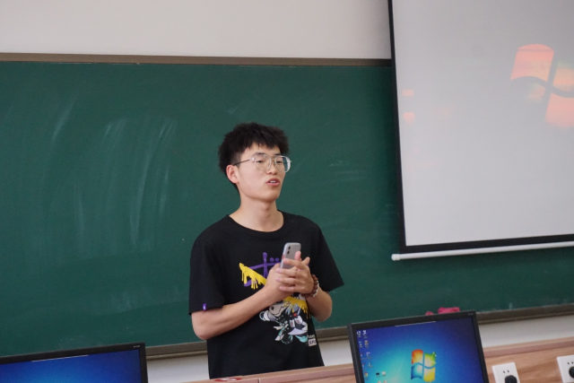 代码编写网页 程序制作动画——第二届“工科专业节”之“码”上行动代码创意设计大赛