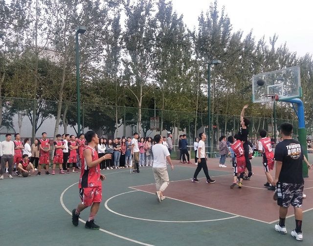 【完满班级】蓄力博发 悦动青春 ——艺术传媒学院环设1601班举办班级篮球比赛活动