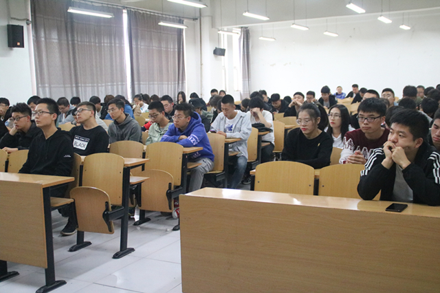 我与祖国同呼吸 奋发携手齐奋进——智能工程学院18级辅导员说完满