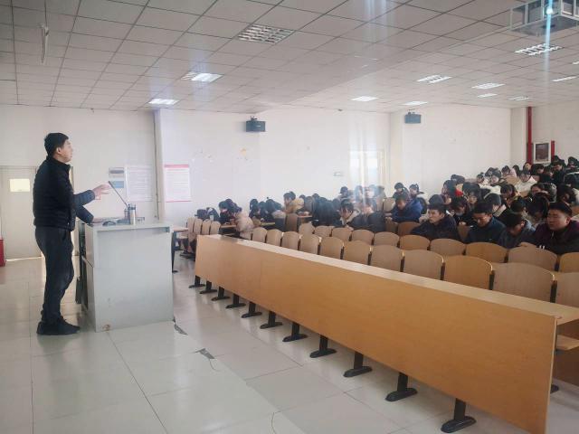 【辅导员说完满】创业与就业路上合理利用规则——淬炼商学院2018级“辅导员说完满”专题活动