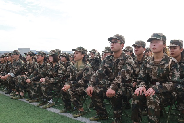 愿你最后身着迷彩  面朝圣光