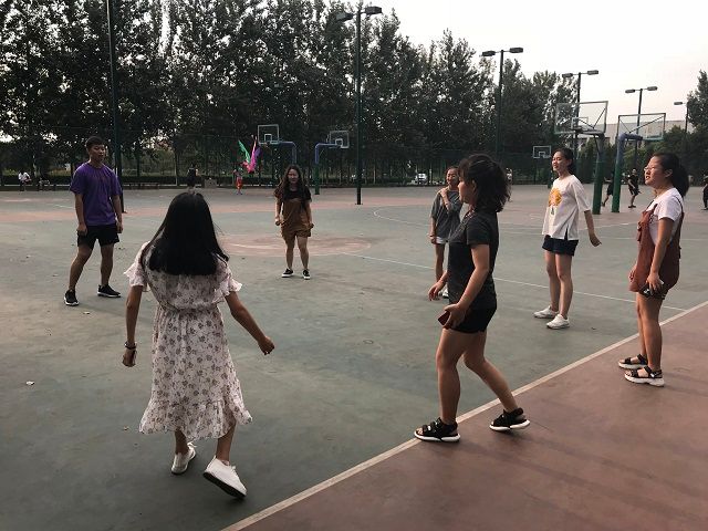 【完满班级】“艺彩飞扬 宣扬活力”——艺术传媒学院视觉1701班毽球活动