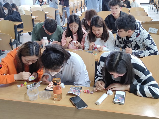 激情青春 完满人生——经济与管理学院五月完满团支部纪实(一)
