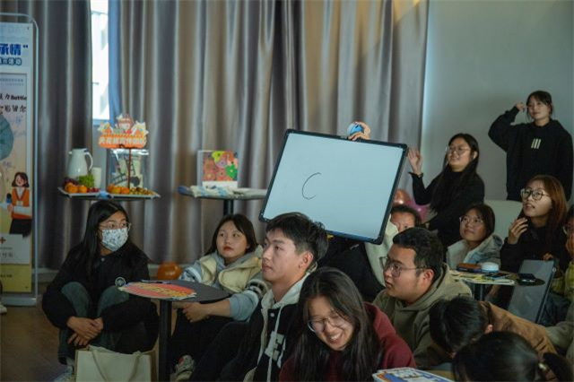 今天校媒人是主角——大数据学院、信息工程学院“一镜含影 一笔承情”脑洞青年圆桌Π活动