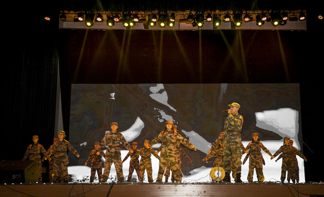 大数据学院、信息工程学院“非你莫‘鼠’·更燃更青春”2020迎新年晚会与你相约