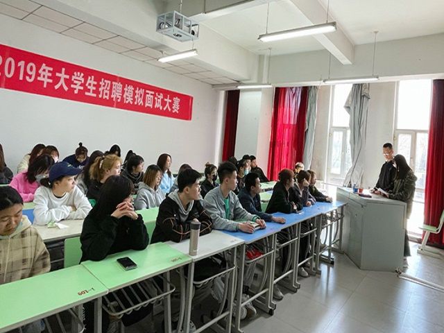 【完满班级】学习思想 争做先锋——艺术传媒学院“学习新思想 争做新青年”入党流程宣讲活动
