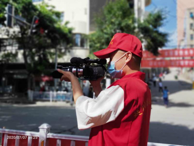 【暑期社会实践】爱心护航 助力高考 ——外语系学子暑期社会实践纪实