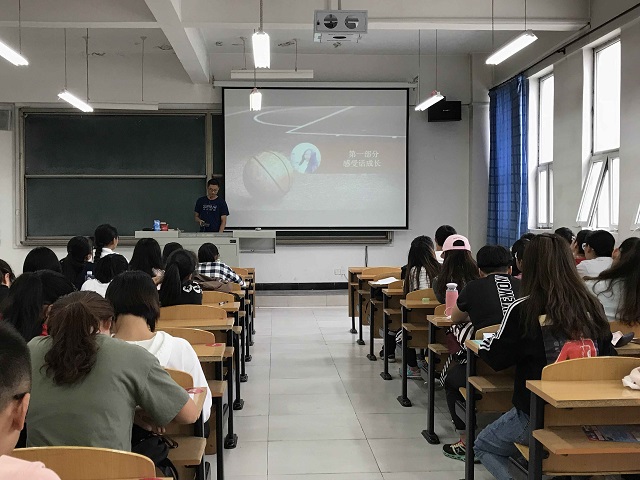 【辅导员说完满】铿锵玫瑰 完满绽放——食品与环境学院2016级辅导员说完满