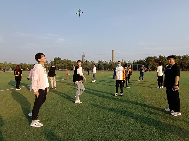 【完满班级】趣味活动 室外放飞——智能工程学院电子2203班完满班级活动