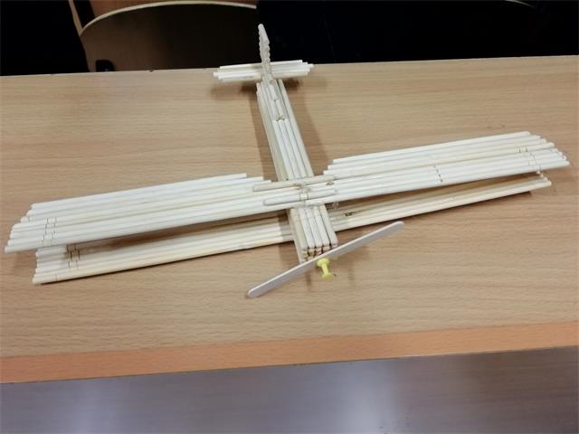 【完满班级】用指尖的力量 拼出不同的力量 ——机电工程系电气1701班机制1703班举办完满班级活动