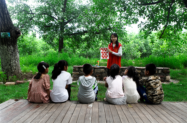 【三下乡】打造户外“七彩课堂” 让青春与乡村教育“双向奔赴”——“传承红色基因”调研寻访团