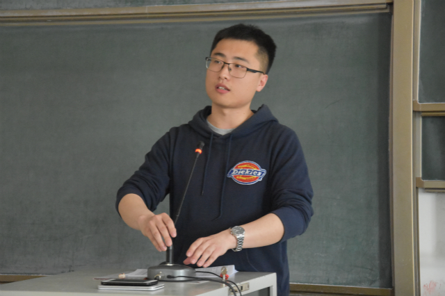 凝聚爱国一腔豪情 传递青春正能量——经济与管理学院给90后青年学子讲马克思