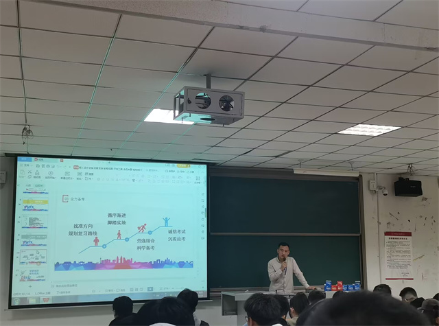 大数据学院、信息工程学院五月辅导员说完满活动集锦
