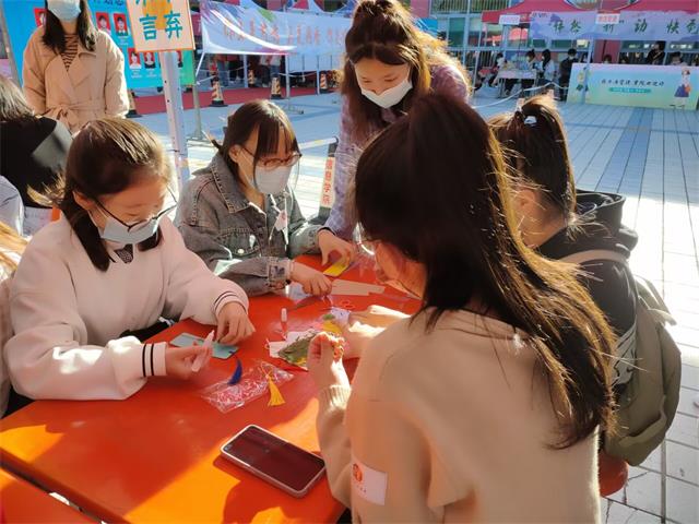 欢聚金秋迎新生 激扬青春颂梦想——“诗情画意，迎新聚力”经济与管理学院迎新特别活动