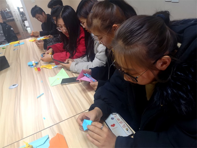 【完满班级】信封承载真情 严寒中亦有温暖——软件工程1804班“开拓进取 超越无限”完满班级活动