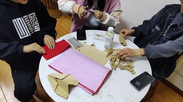 【完满团支部】剪纸牵我心 和谐你我行——艺术传媒学院动画2001班完满团支部活动