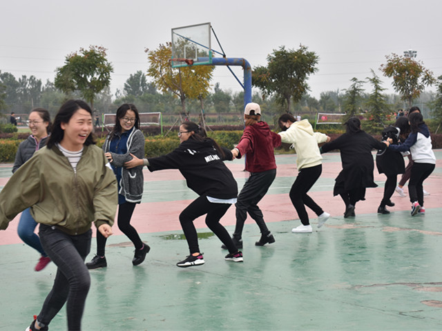 【完满班级】乾坤未定 你我皆是黑马——国贸1605班趣味捕鱼达人活动