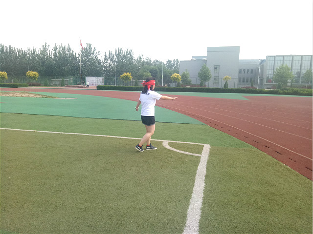 【完满班级】别催我长大 重回童年时代——经济管理系“忆童年欢欣岁月”区域1601班趣味游戏活动