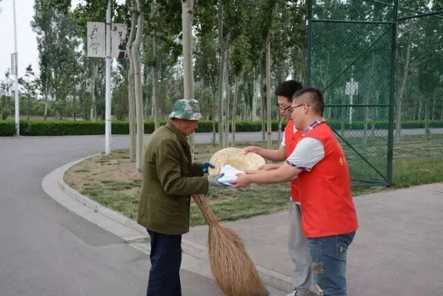 激扬青春 爱在三月 让我们携手共志愿