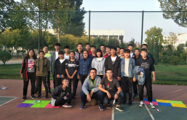 【完满班级】舞动青春 释放活力——信工系网络工程1702班举办“一路有你”趣味挑战赛