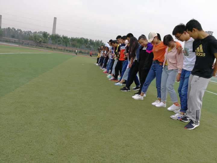 【完满班级】绑脚同足 携手同行——淬炼商学院“艺”动青春主题活动（四十三）