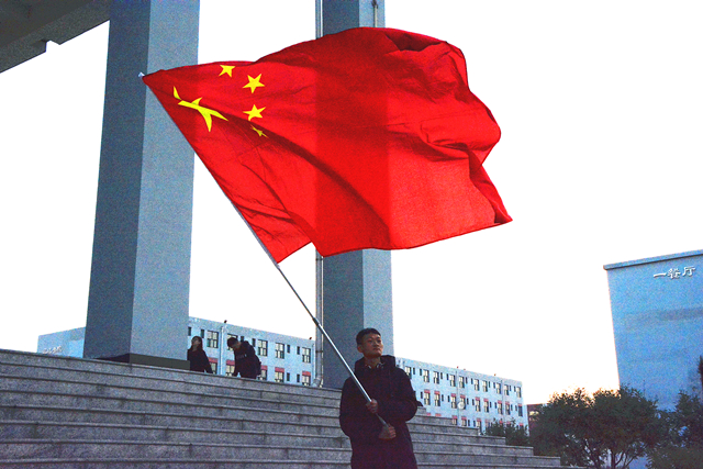 旋律谱写新世纪 颂扬改革开放四十年