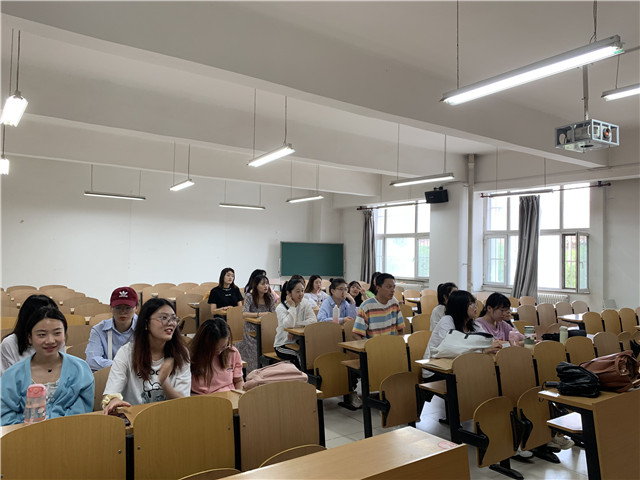 【完满班级】承千年精粹 扬时代弘毅——商务英语学院涉外1801班、英语1806班完满班级活动