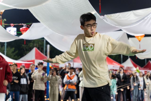 看表演 猜灯谜 放河灯 逛雅集 书院中秋游园会 够嗨!够乐!够难忘!——书院中秋主题游园会