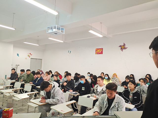 【完满班级】扬名雷锋 志愿先行——视觉2003班公益宣讲完满班级活动