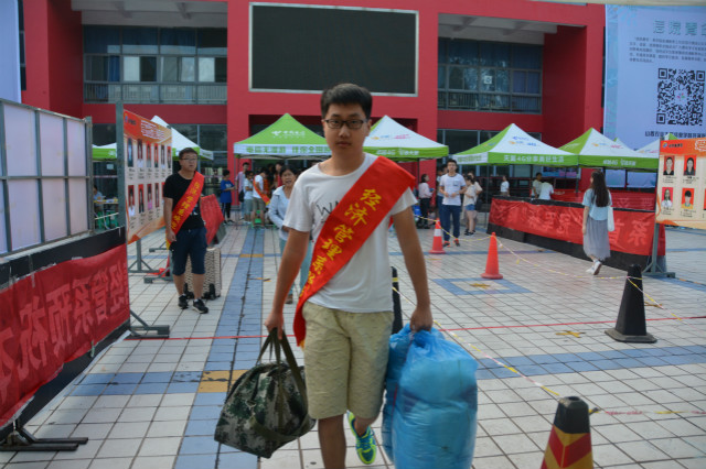 【迎新纪实】不一样的视角下 他们与信院相遇相知