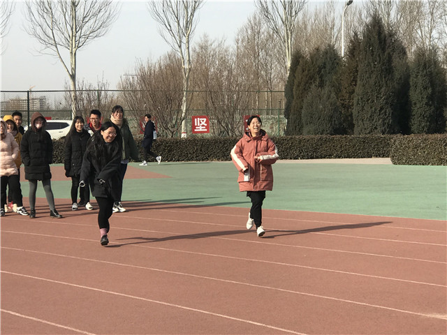 【完满班级】 用爱暖人心 活力现青春——外国语言文学系英语1805班、1802班12月完满班级活动