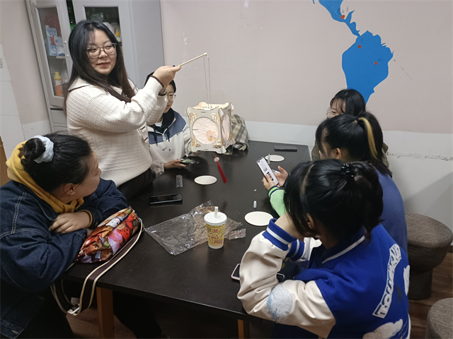 【完满班级】心燃明灯 熠熠生辉——淬炼·国际商学院会计2102班完满班级活动