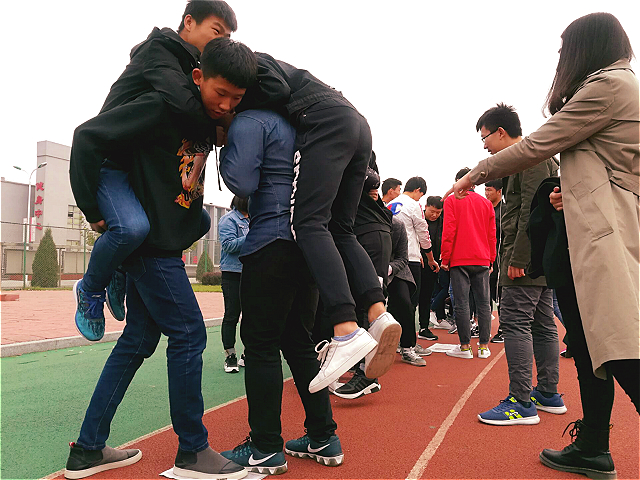 【完满班级】鸣奏青春旋律 抒写运动乐意——信工系物联网工程1701班举办秋季趣味体育竞技比赛