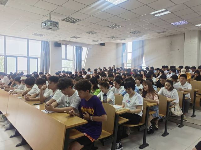 【辅导员说完满】书香润心灵 阅读促成长——艺术传媒学院19级动画、环设辅导员说完满活动