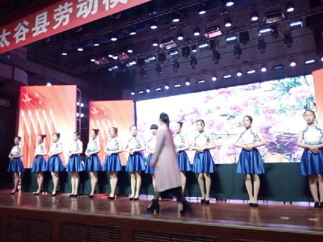 环科系志愿者助力太谷县2017年度“五一劳动模范表彰大会”