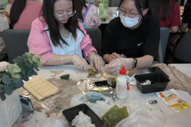 【完满团支部】书香食堂 你我共享——经济与管理学院数管2201班完满团支部活动