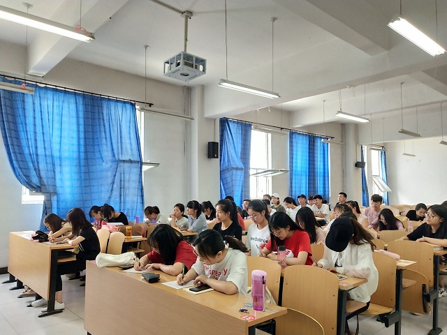 【完满班级】给未来的自己写一封信——淬炼商学院举办六月完满班级主题活动（十八）