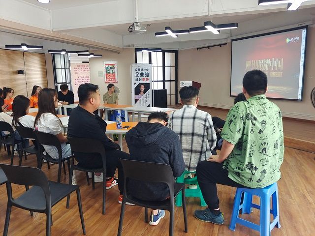 【完满班级】传承五四精神 争做爱国青年——艺术传媒学院18级环设1805班举办青春无畏逐梦扬威五四青年观影活动